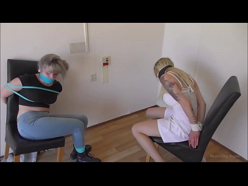 ❤️ E varur / e lidhur dhe e gojës / vajzë në ankth ❌ Video e ndyrë tek ne ☑