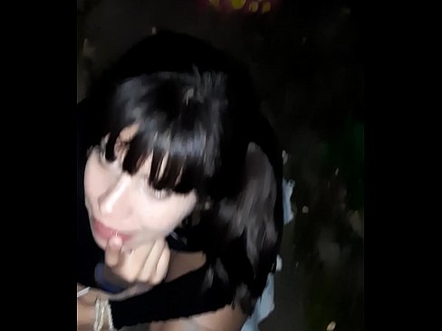 ❤️ Në rrugë penisi i fryrë në këmbim të karamele ❌ Video e ndyrë tek ne ☑
