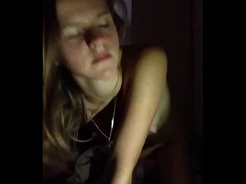 ❤️ Një vajzë masturbon dhe sperma ❌ Video e ndyrë tek ne ☑