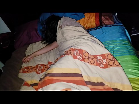 ❤️ Njërku qorton njerkën e tij të re ndërsa ajo fle. ❌ Video e ndyrë tek ne ☑